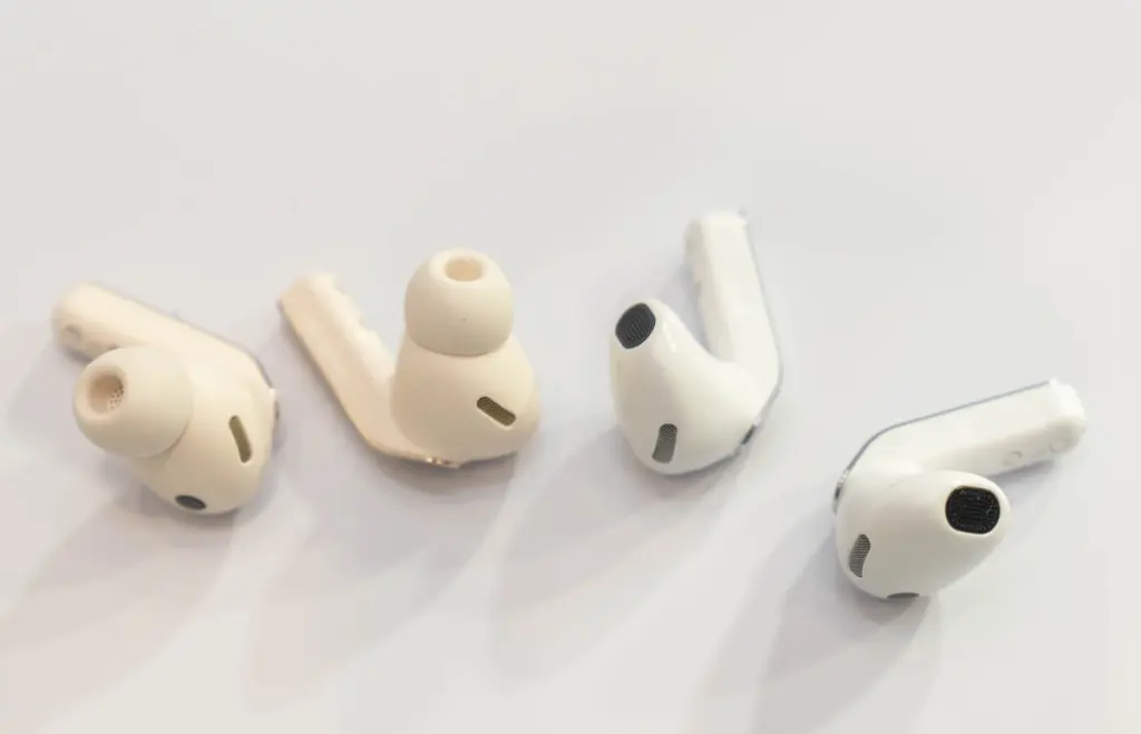 Galaxy Buds 4 ra mắt với thiết kế mới, nhiều tính năng AI