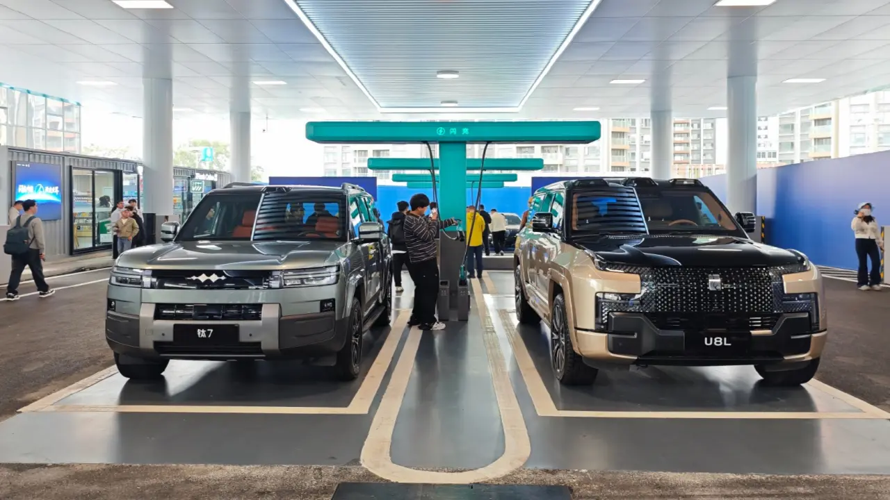 Xe điện BYD sạc nhanh 5 phút phá vỡ thế lực đổi pin của đối thủ