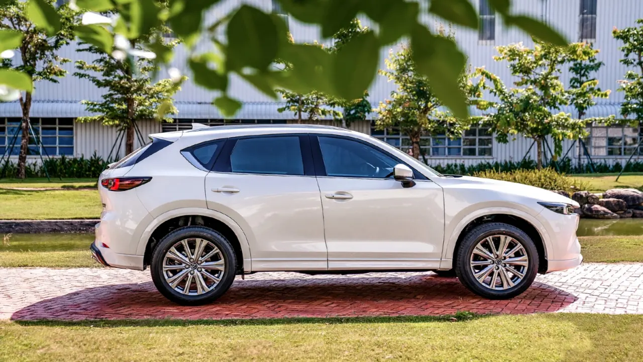 Xe gầm cao bán nhiều nhất tháng 2 - CX-5 đơn độc
