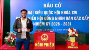 Xuân Son, Hoàng Hên đi bầu cử